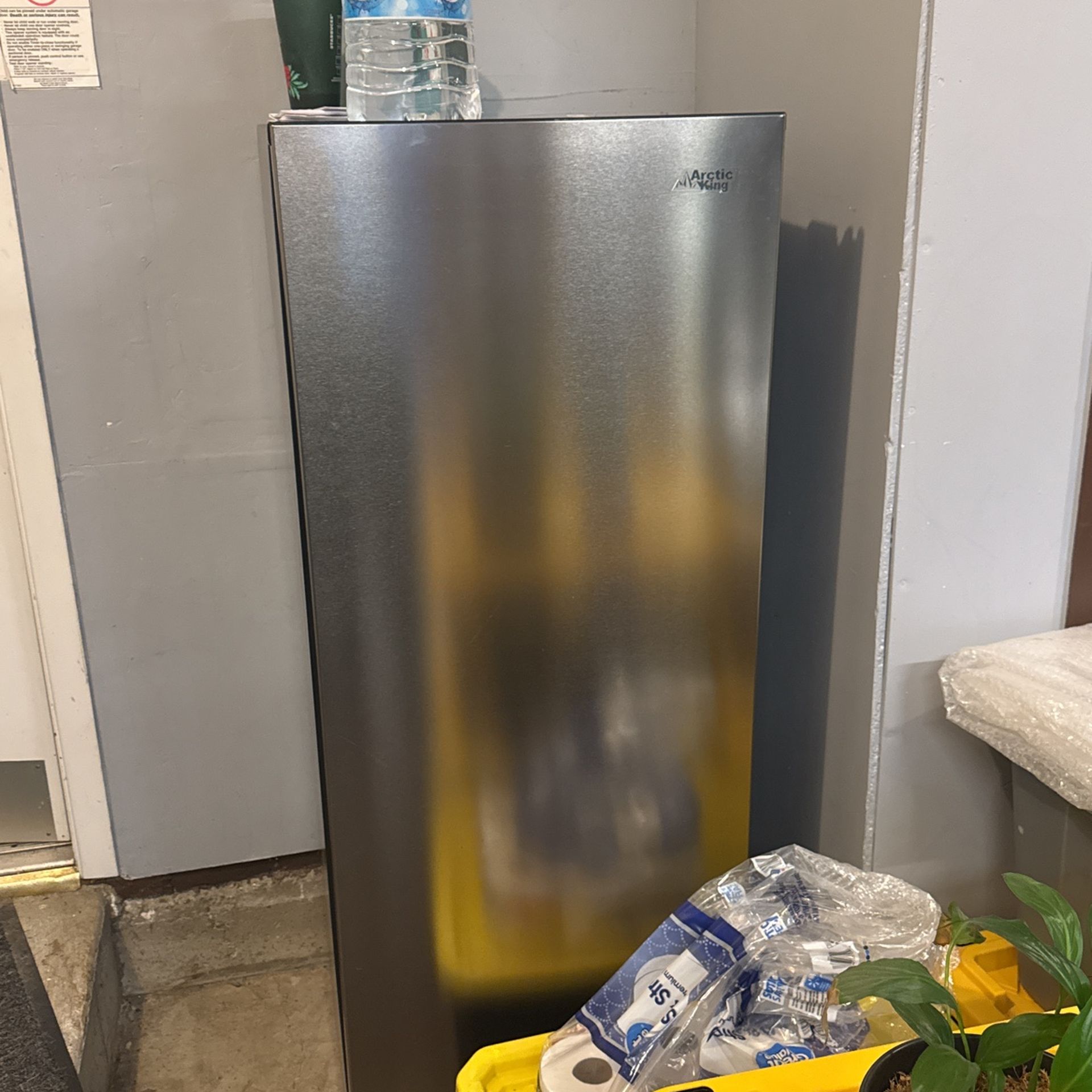 Arctic King 7.0 Cu ft Upright Freezer, Stainless Steel, ARU07M2AST