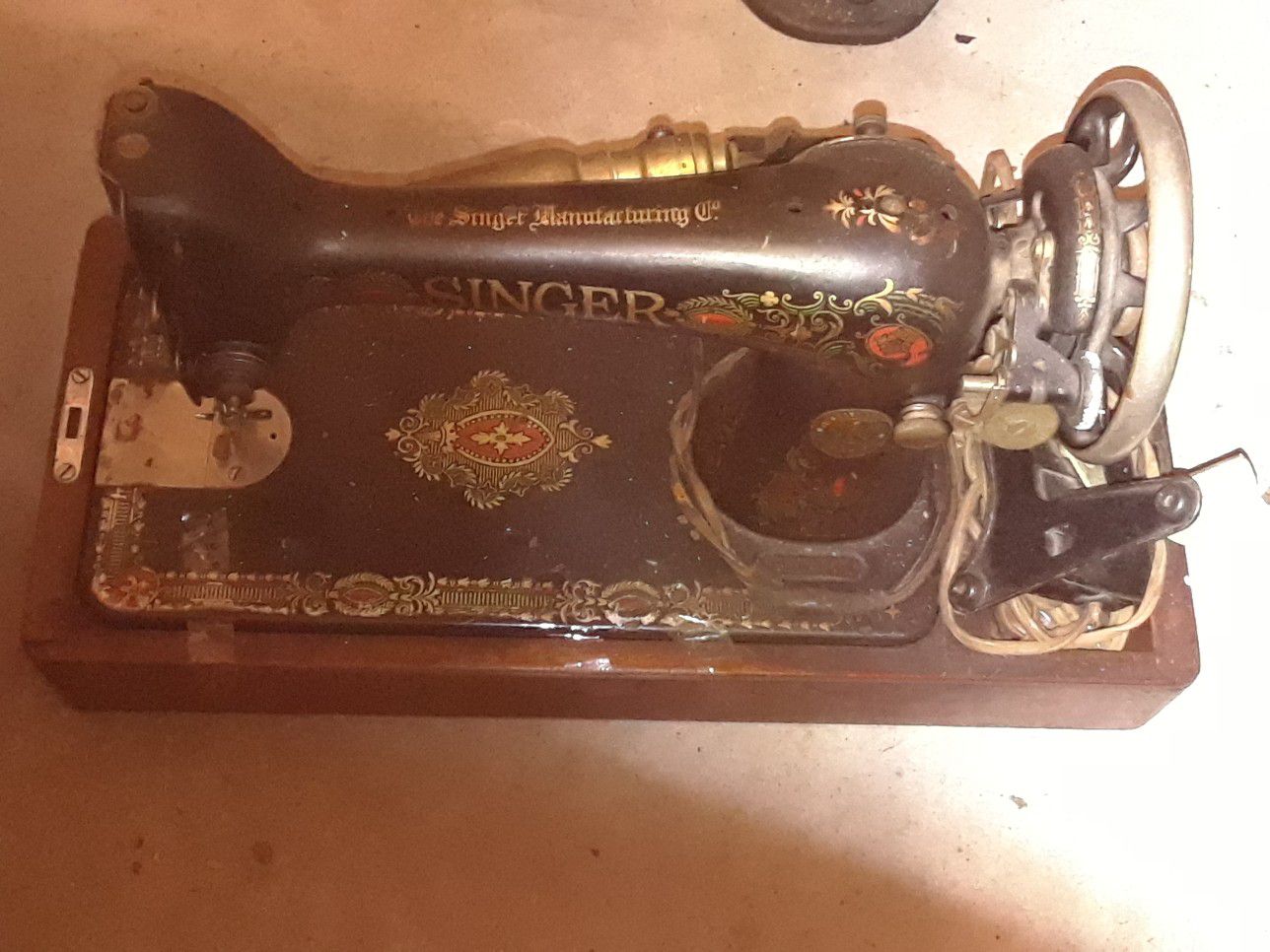 1922 Singer sewing machine Series 66