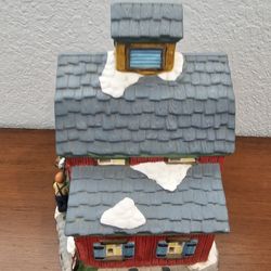 Dicken's Orchard Hill Christmas Barn