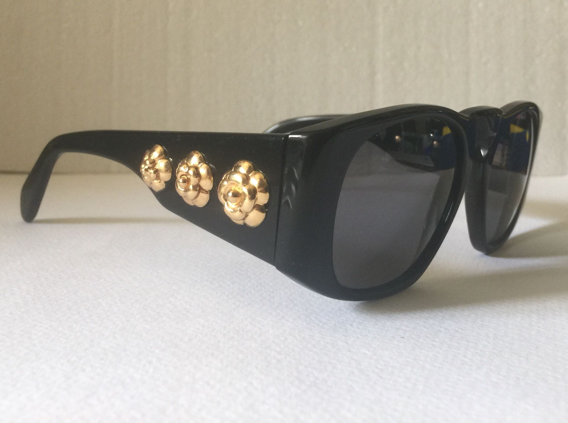 chanel flower sunglasses