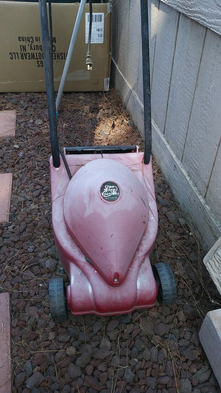 Electric lawn mower