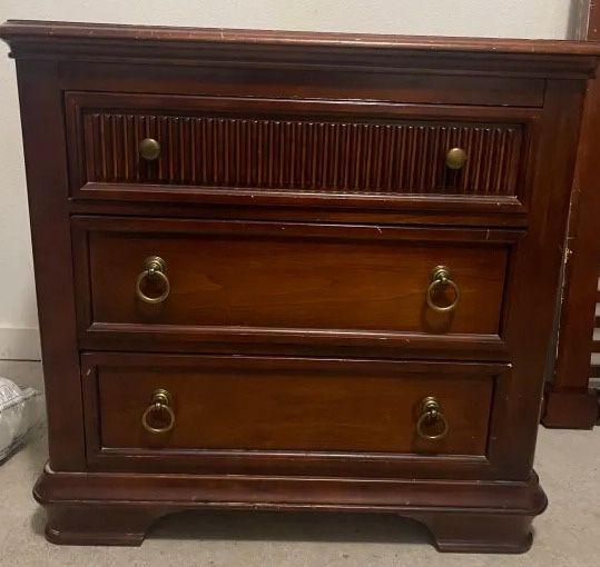 Hardwood Queen Size Bedroom Set