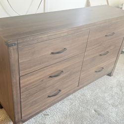 Dresser Six Drawers