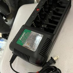 Energizer -Universal Battery Charger 