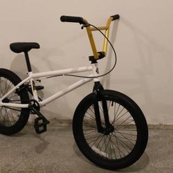 2021 GT Conway Team BMX Bike $250