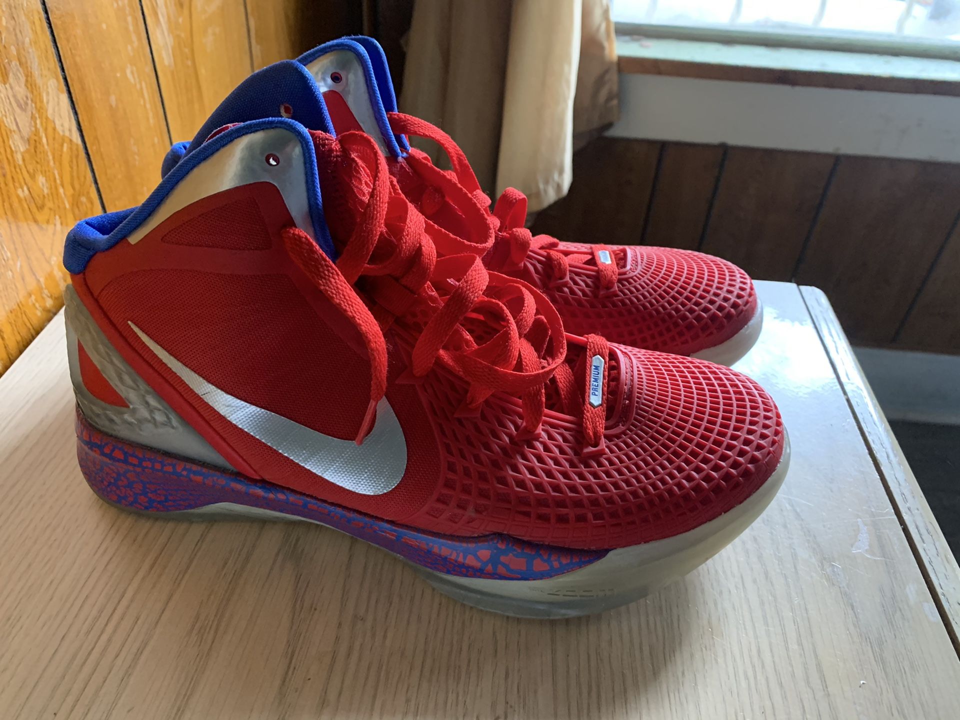 Nike Men's Zoom Hyperdunk 2011 Supreme Basketball Shoes "Spiderman"