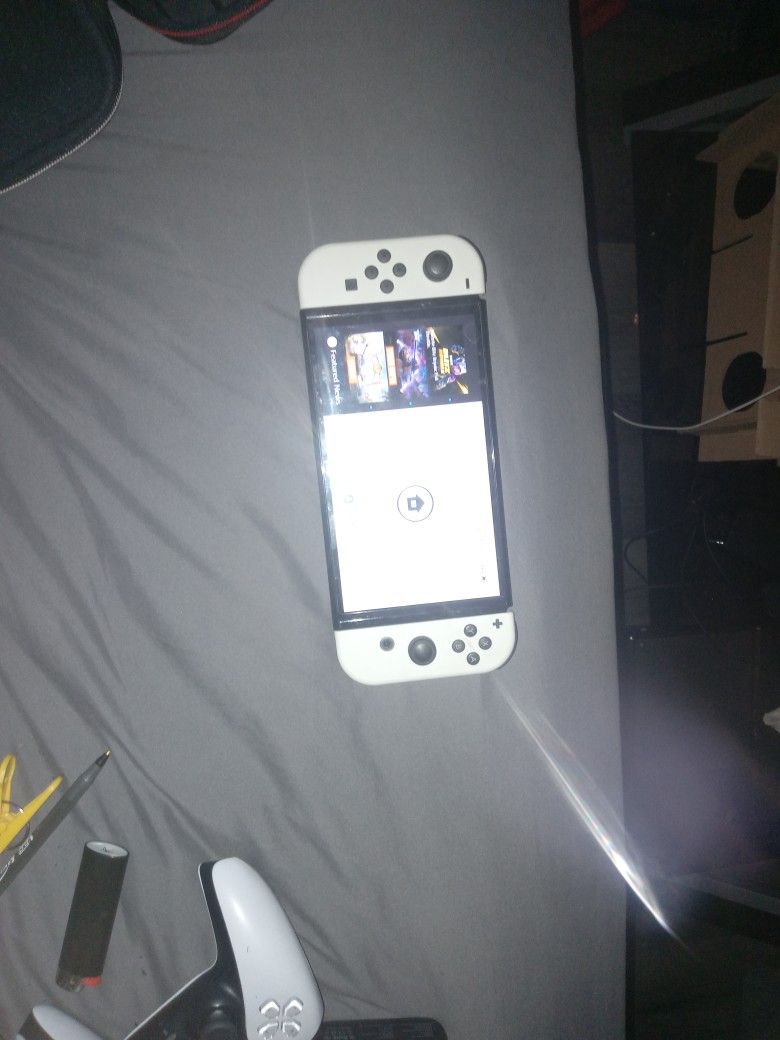 Nintendo Switch OLED. 4 Games. 128mb Card. Carry Case