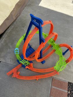 Hot Wheels Epic Crash Dash