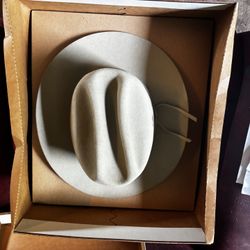 . Vintage Cowboy Hat Resistol