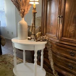 End Table / Side Table  