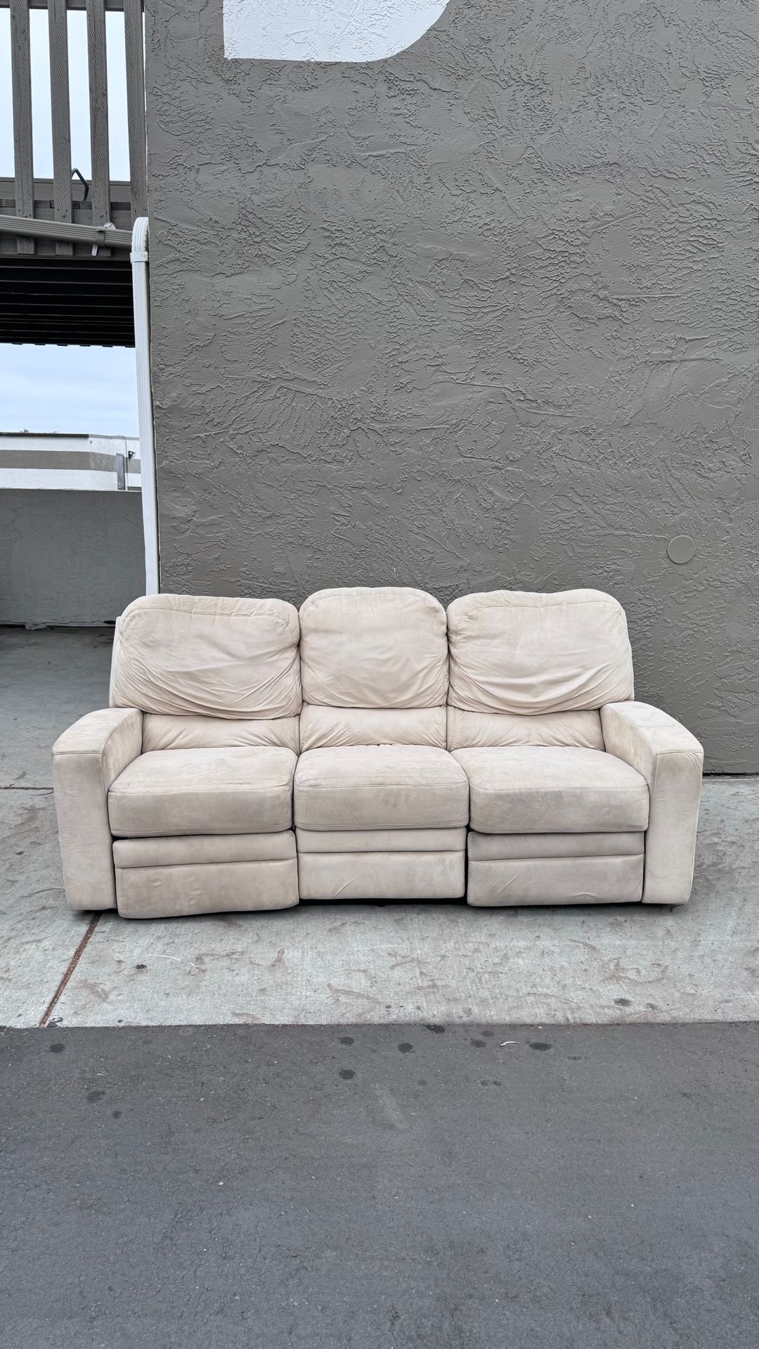 Electric Reclining Couch