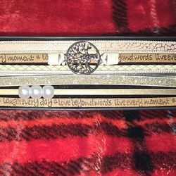 Girls/Womans Leather Wrist Band Bracelet. 