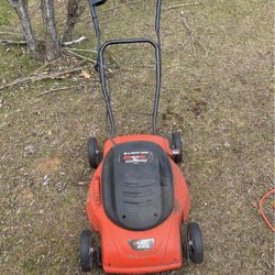 Electric lawnmower Use extension cord to use it￼