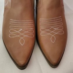 Women's Cowboy Boots. 