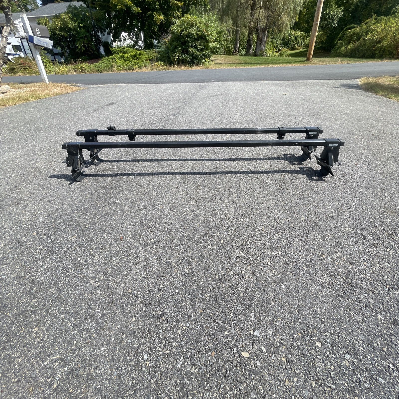 Thule Square Cross Bars Roof Rack with Foot Pack 50" 49.5" For Gutter - No Locks