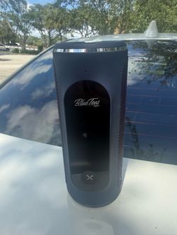 Blue tees speaker