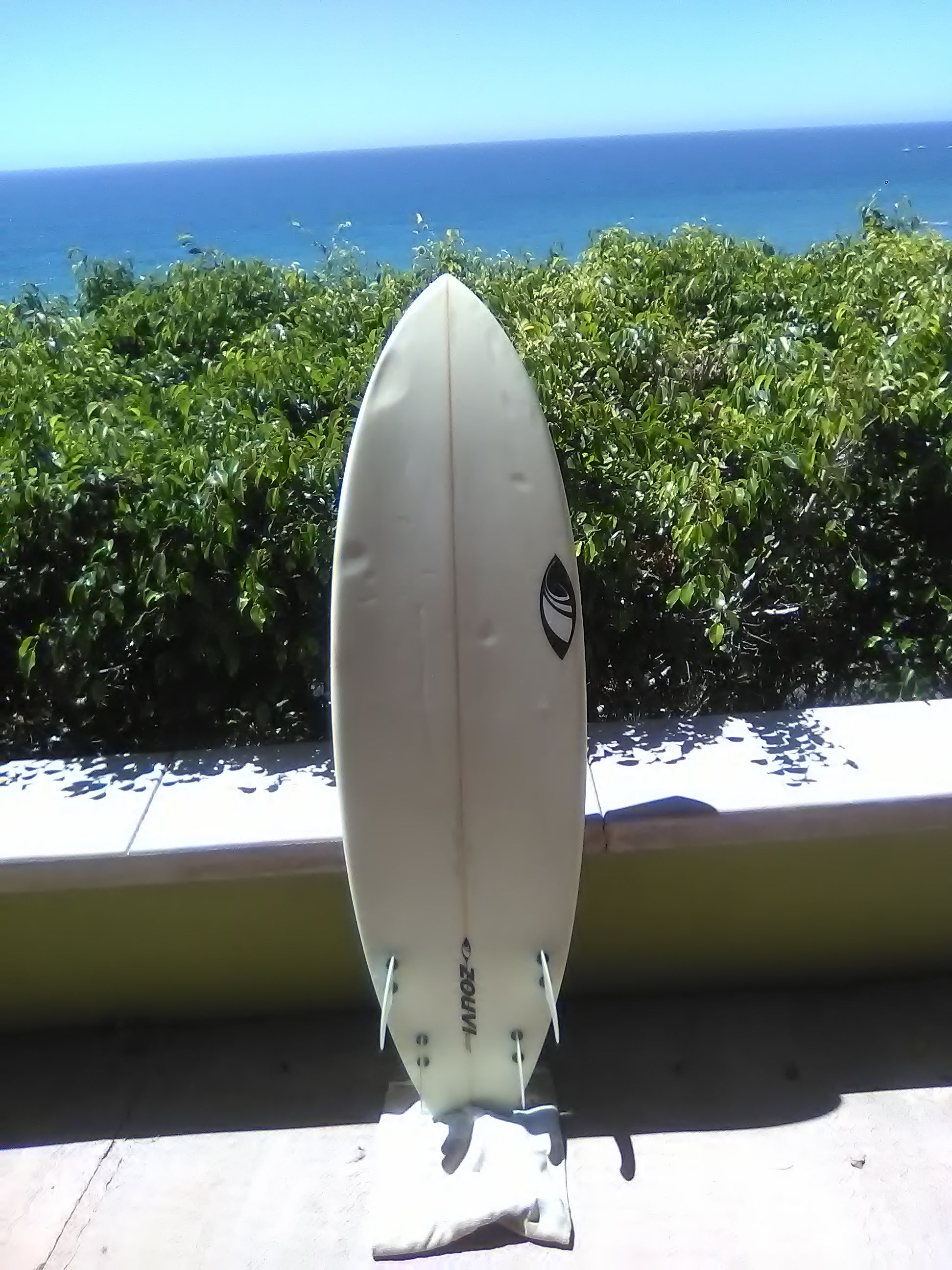 Surfboard Sharp eye 5'11 X 20.2.5 x 2.4.5 for Sale in San Diego, CA