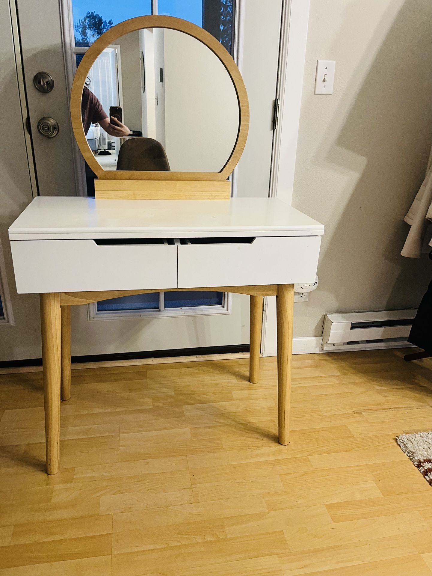 Modern makeup Vanity Table With Mirror