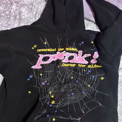 P*nk Sp5der hoodie.