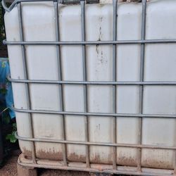1000 liter 275 gallon tank