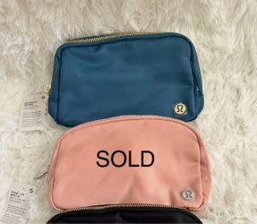 Lululemon belt b ag