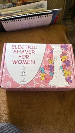 Electric shaver for women