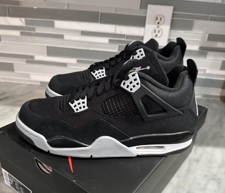 Jordan 4 Black Canvas Size 9.5 display picture 2