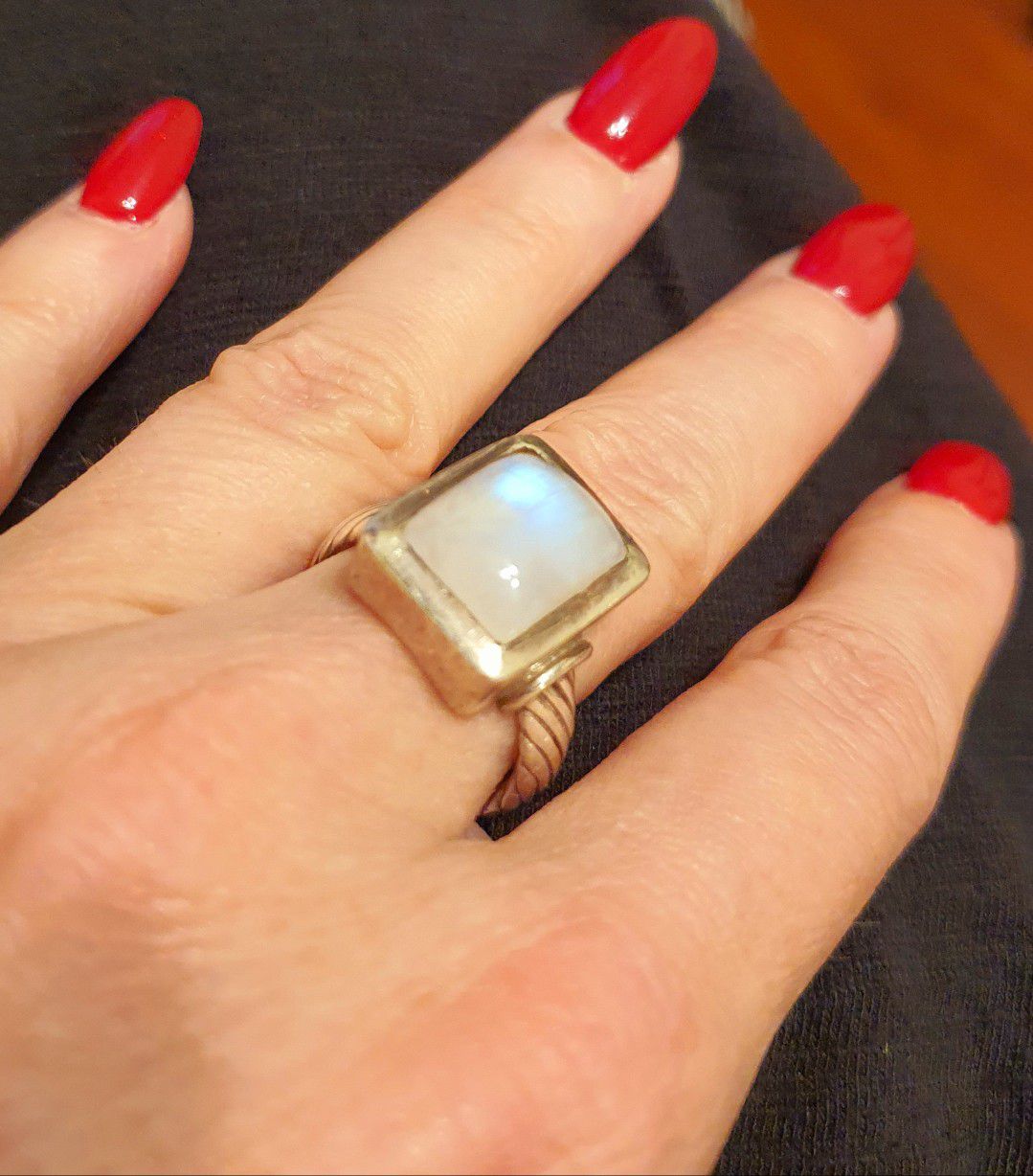 Silver GENUINE (not fake)moonstone ring