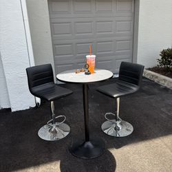 Bar Stools And Table 