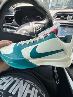 Nike Kobe V Caitlyn Clark coconut milk/spruce sz 11.5 DS