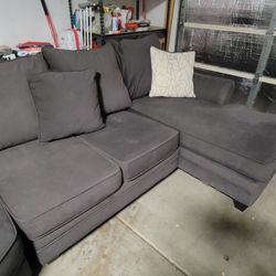 Dark Gray 3 Pierce Sectional 
