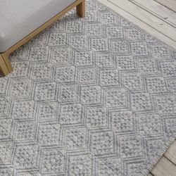 Article - Axill 5 x 8 Indoor/Outdoor Rug-Blue Diamond