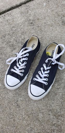 Converse canvas shoes. Size 5. Excellent condition.