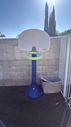 Toddler basketball hoop