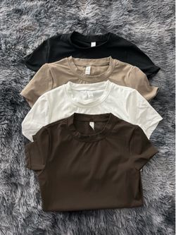 Women's Basic Short Sleeve T-shirts