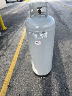 100 LB Propane Tank