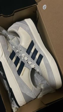 Adidas Low-Top Sneakers Gray Navy size 6 women 7 men