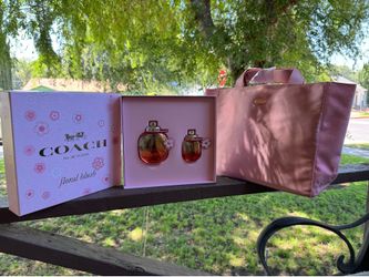 🌸New Coach Floral Blush Perfume with Coach Tote🌸