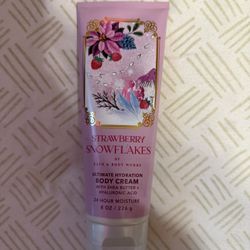 Strawberry Snowflakes Lotion B&BW