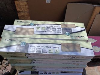 Ridgid core vinyl flooring 28 cases 760 SQ ft traffic master color hickman coast
