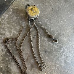 1 Ton Hoist In Good Working Condition 