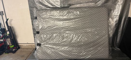 Siena 14ˮ Signature Memory Foam Mattress, Full, Like New, Perfect Condition