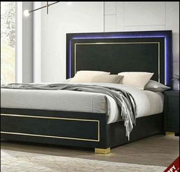 Queen Nueva En Sus Cajas Garantia Que Este En Perfectas Condiciones/ Aparte Colchon $290