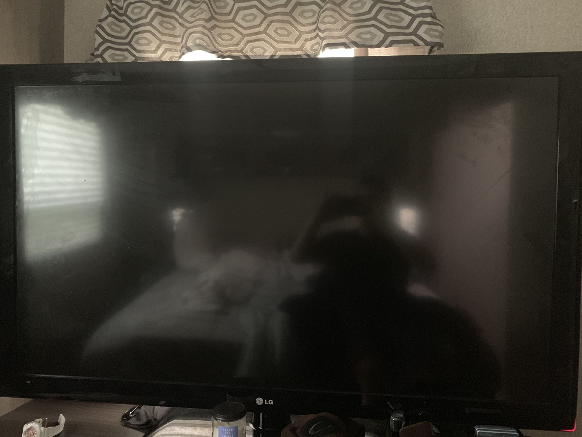 LG 60 inch tv with stand not working