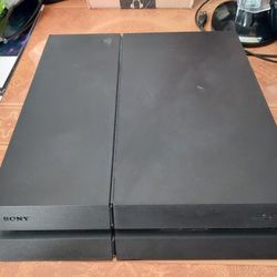 🌟Sony PlayStation 4 500GB W/2 Controllers, Docking Station, Headset & 7 Games🌟
