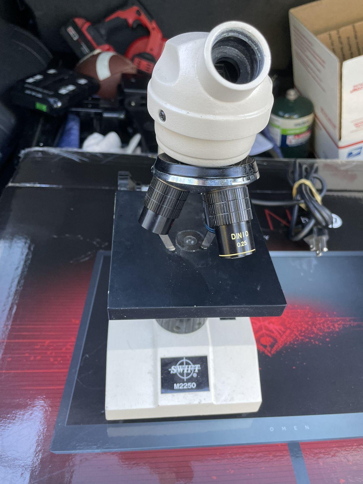 Swift M2251 Student Microscope