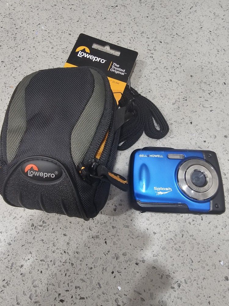 Bell+Howell Splash WP10 16.0 MP Waterproof Digital Camera with 2.4" LCD & HD Video (Blue)+1GB w/Carry case