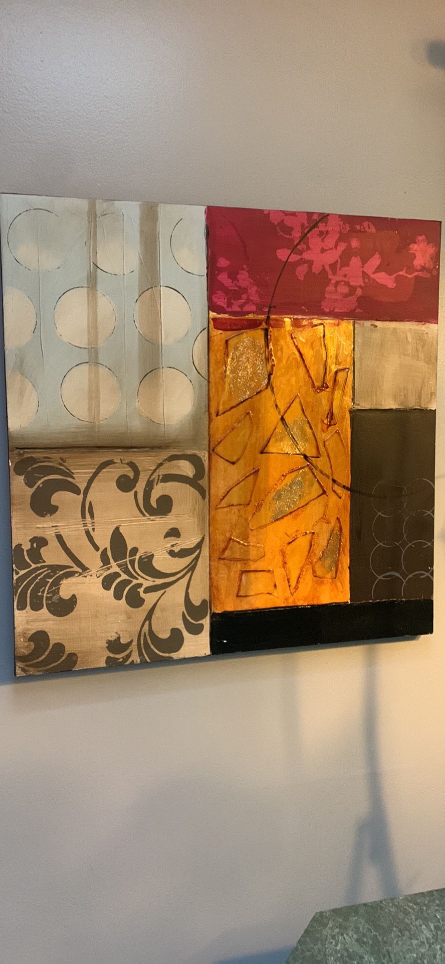 Beautiful 24“ X 24“ Wall Decor