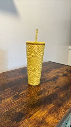 Original 24oz Yellow Starbucks Tumbler w Straw