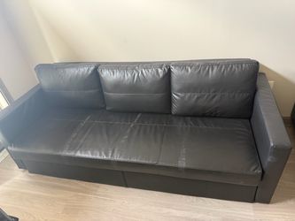 🛋️ Black Leather Pull-Out Sleeper Sofa — Great Condition